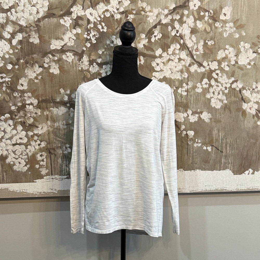 Lululemon Athletica Light Gray Long Sleeve Top
